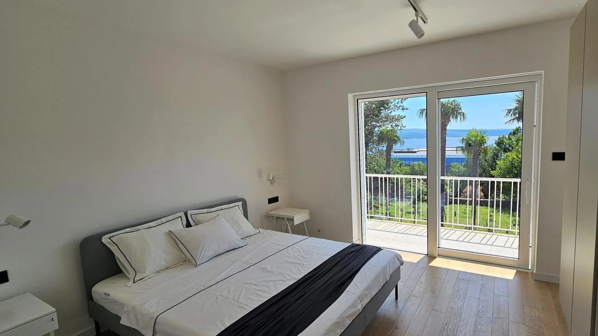 Apartman Crikvenica 32864 - Bojan 0*,